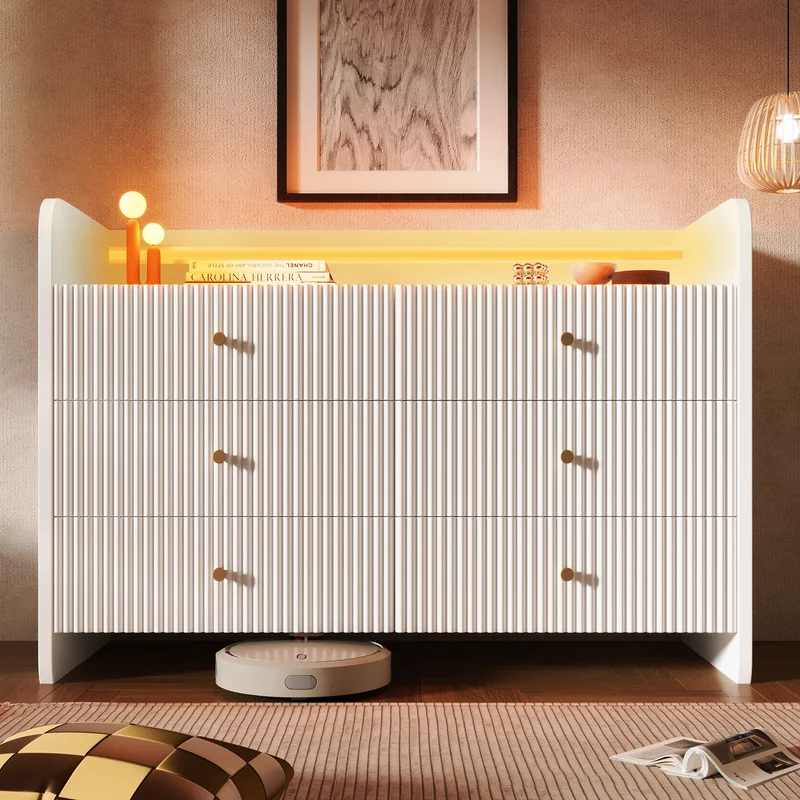 Commode blanc motif cannelé 6 tiroirs avec éclairage LED poignées dorées TRAGVAX