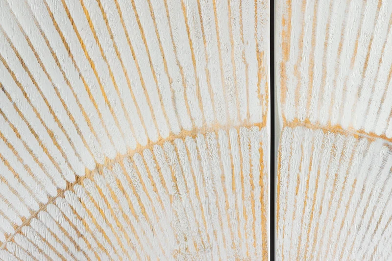 Buffet haut massif GOLDEN SUNSET 120cm en bois de manguier doré blanc avec sculptures 3D
