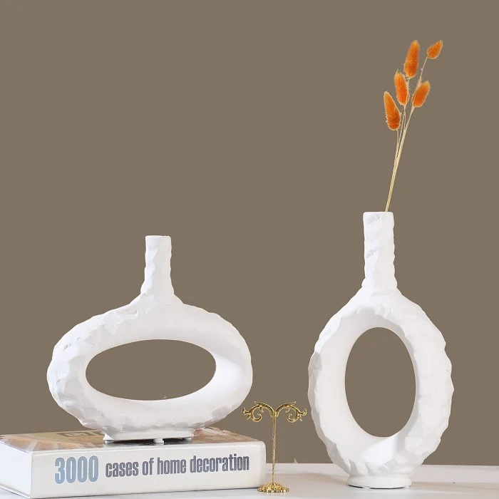 Vase en ceramique blanc, 25x7,5x23cm