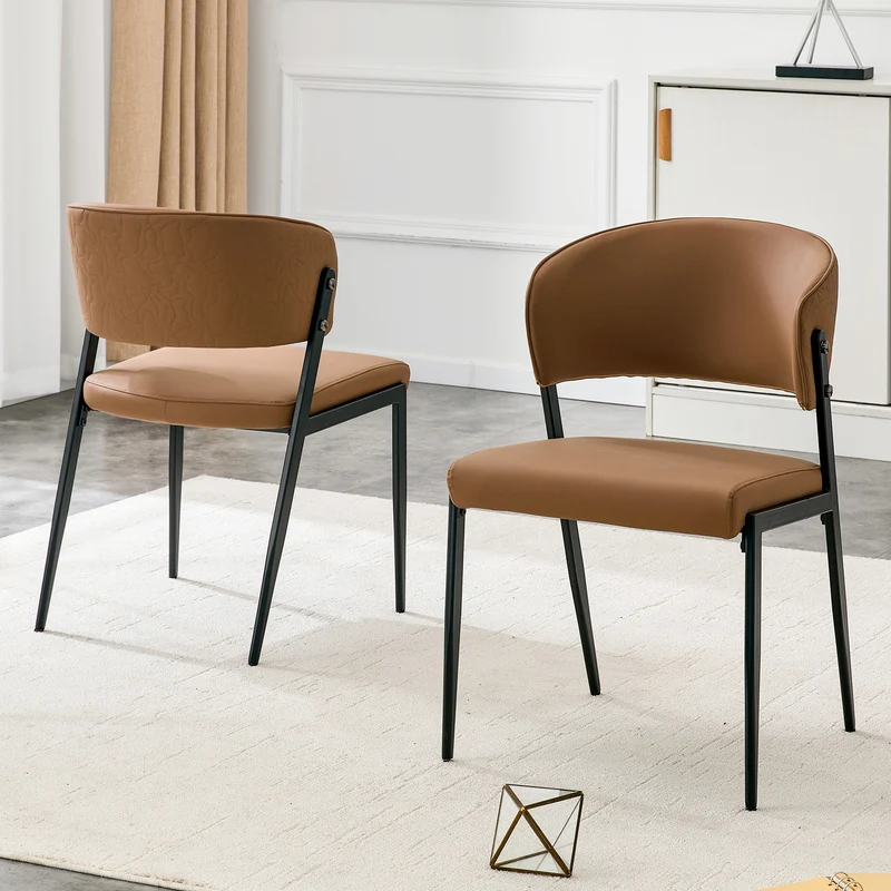 Lot de 2 chaises de salle à manger marron en similicuir incurvé et dossier texturé pieds noirs PINELINE