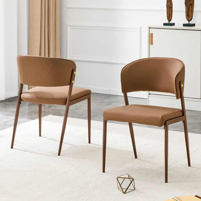 Lot de 2 chaises de salle à manger marron en similicuir incurvé et dossier texturé pieds effet bois PINELAMP