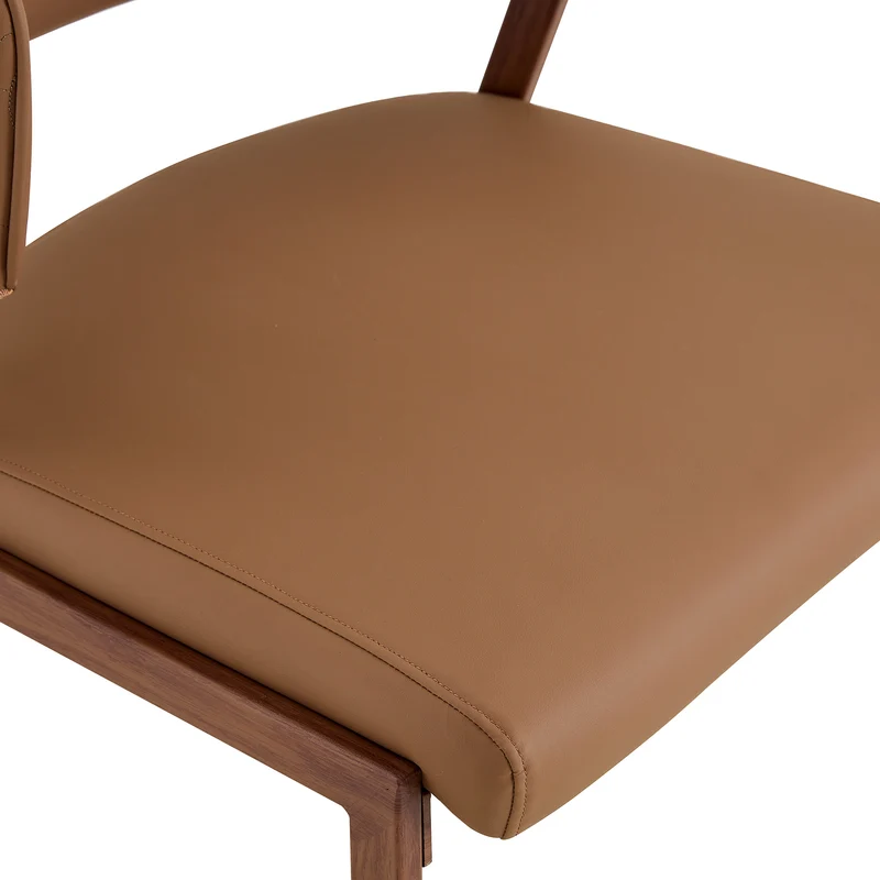 Lot de 2 chaises de salle à manger marron en similicuir incurvé et dossier texturé pieds effet bois PINELAMP