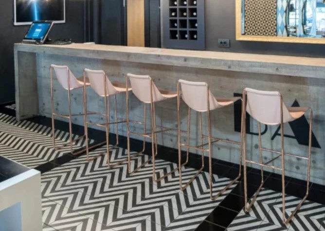 Tabouret - Design - Métal et cuir - Apelle