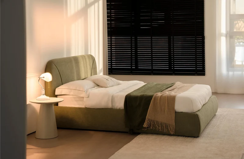 Lit en tissu vert avec sommier Softy