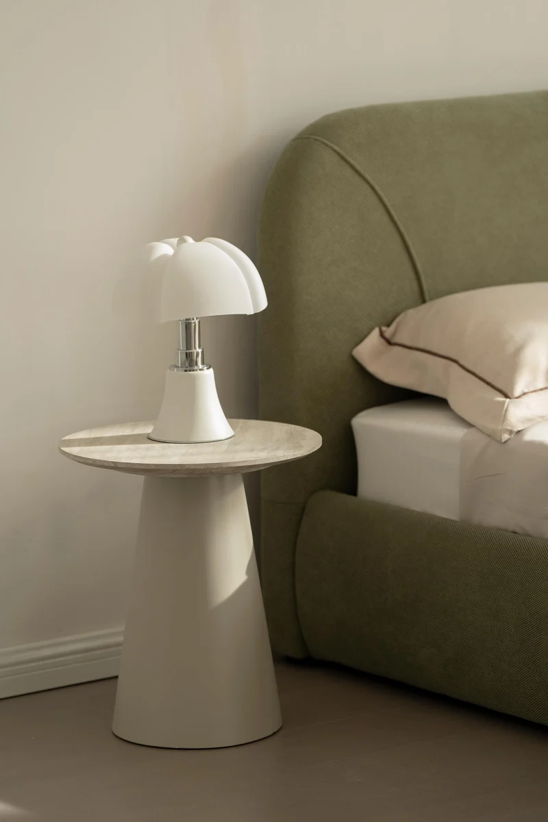 Lit en tissu vert avec sommier Softy