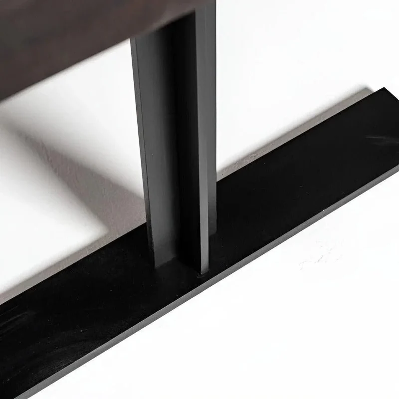 Table LARRY