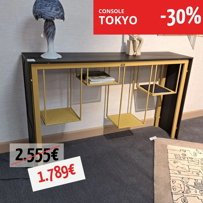 UNE CONSOLE - TOKYO
