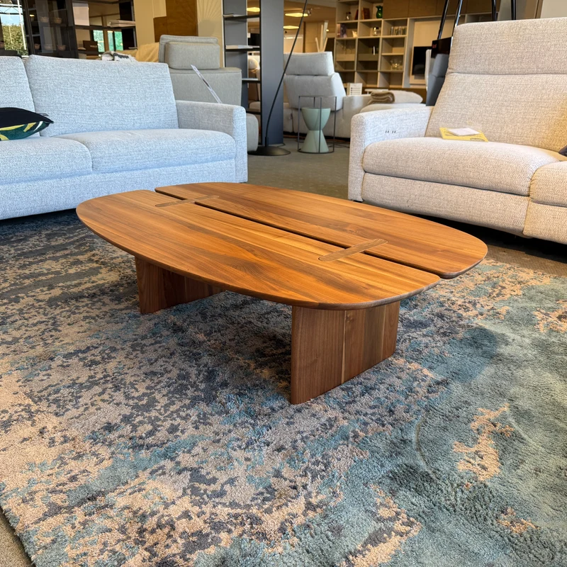 UNE TABLE BASSE - INTERVALLE