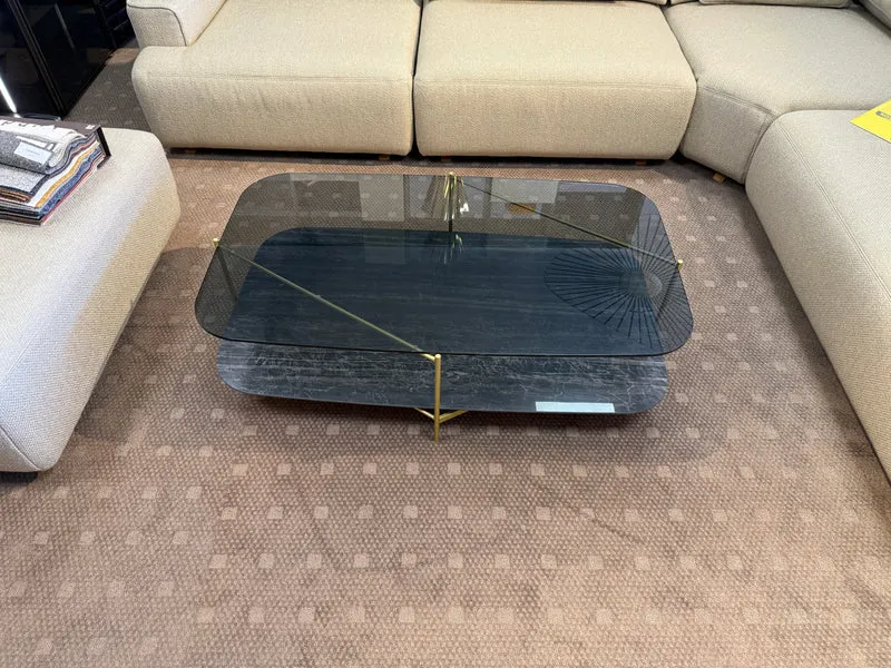 UNE TABLE DE SALON - CLYDE