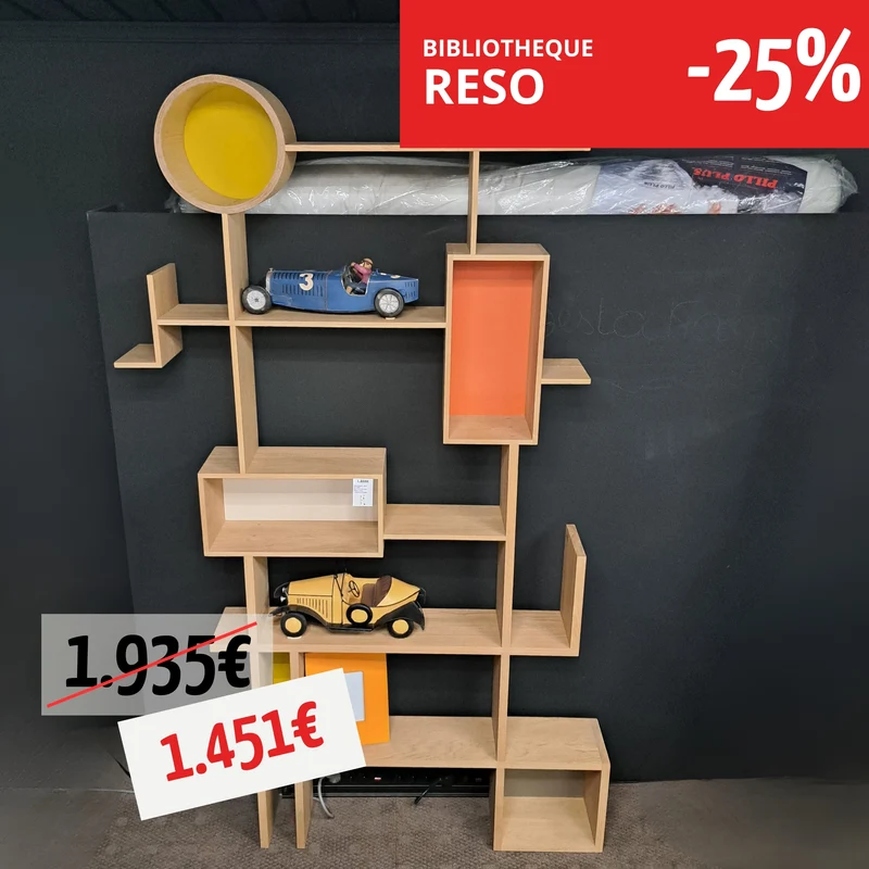 UNE BIBLIOTHEQUE EN BOIS - RESO