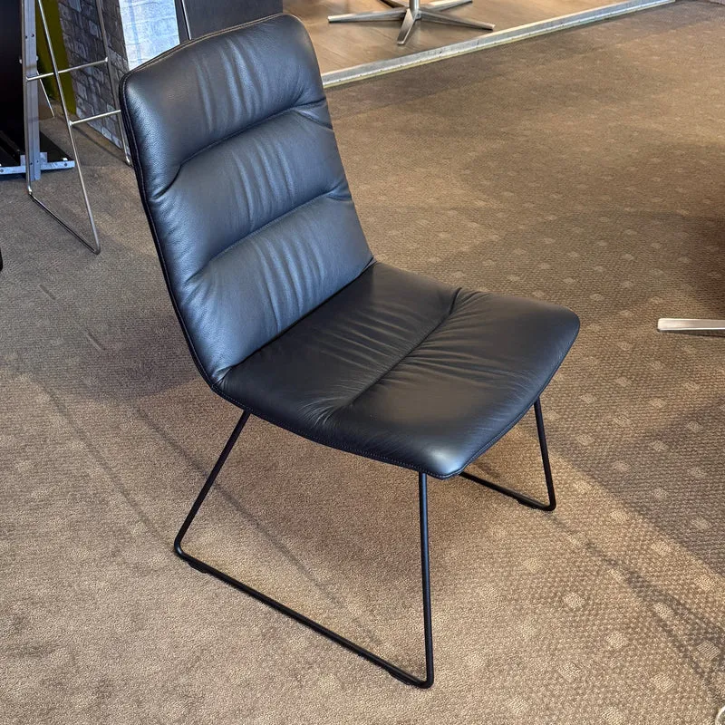 LOT DE 4 CHAISES - ARVA LIGHT