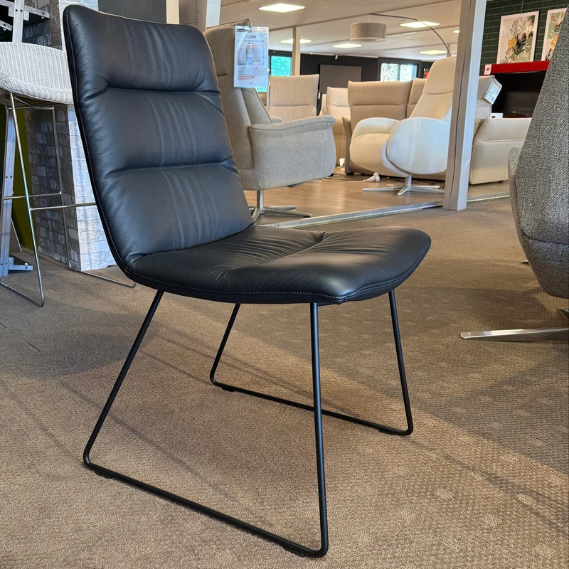 LOT DE 4 CHAISES - ARVA LIGHT