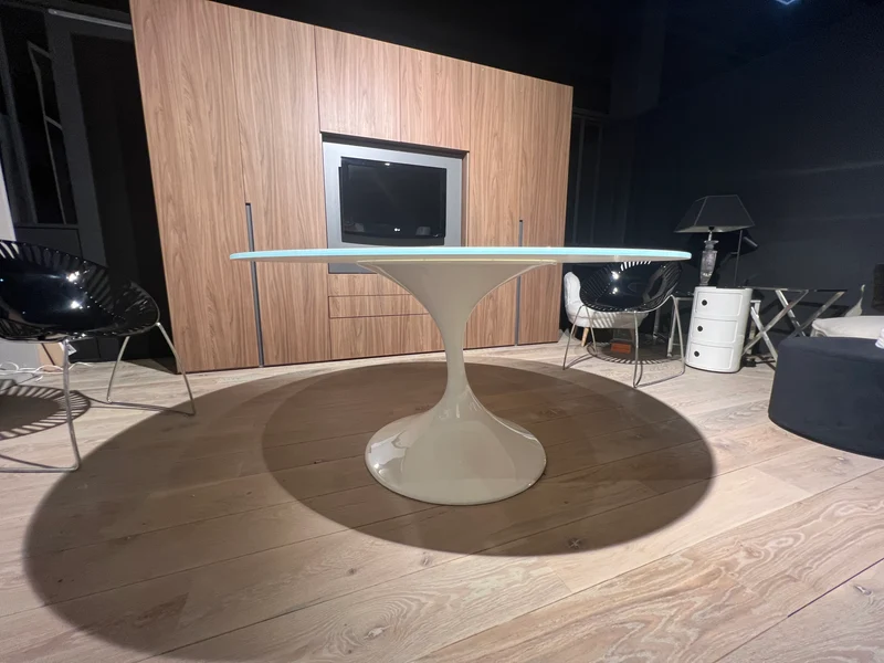 Une table ronde - Atlas