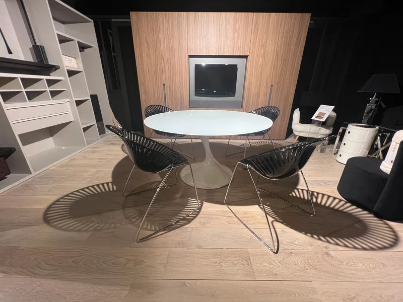 Une table ronde - Atlas