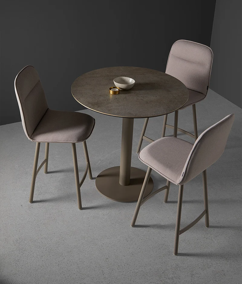 Table en céramique - Haute ou basse - Sol