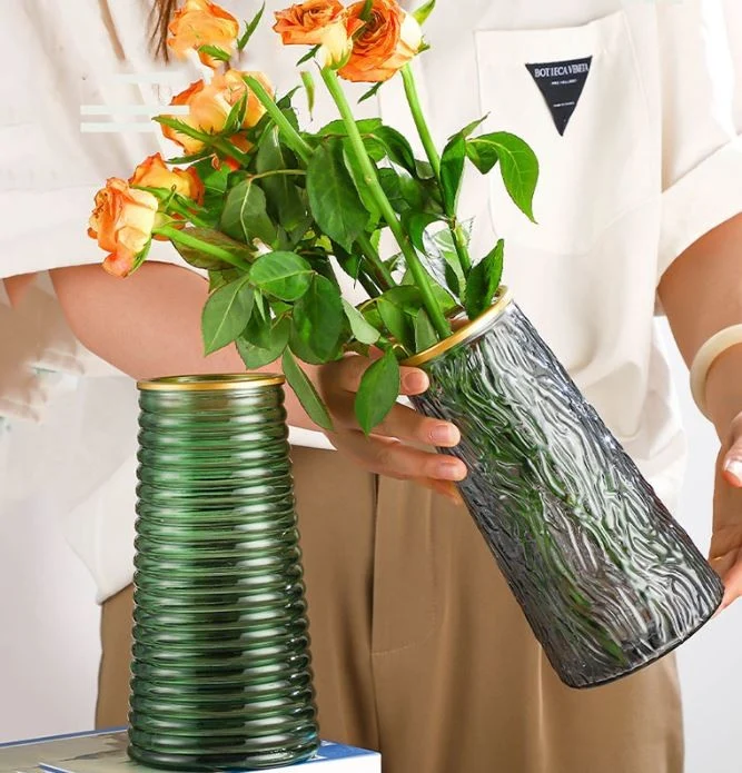 Vase en verre avec bordure doré, D6,5xH21CM - LIA