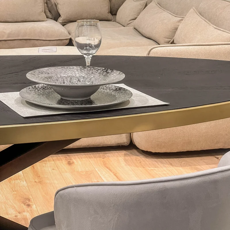 MARIA Table à manger ovale en bois/acier pieds noir contour doré