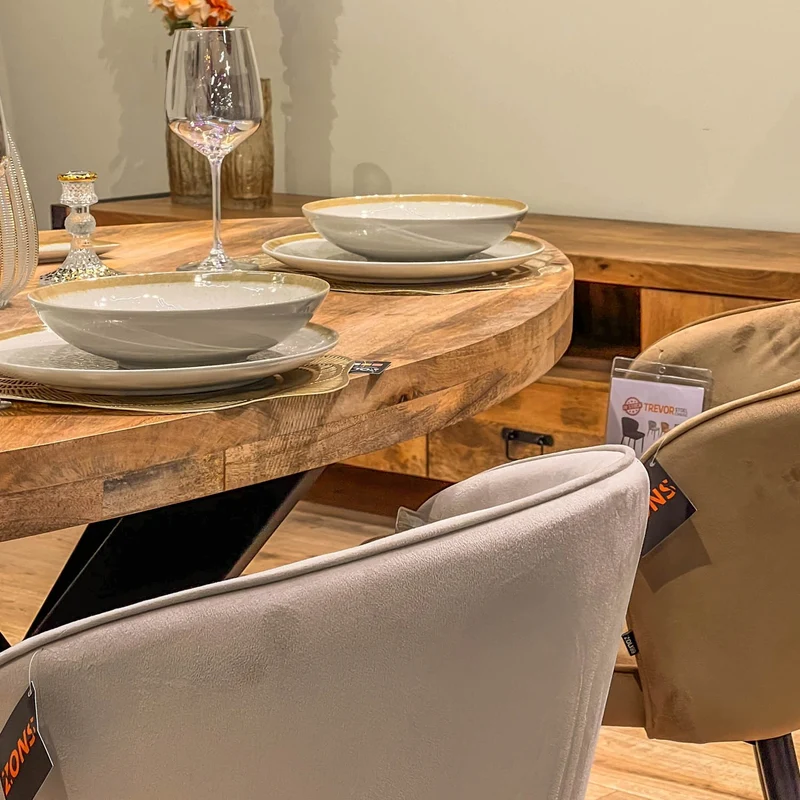Table à manger ovale en bois massif avec pied noir - FLAVIA