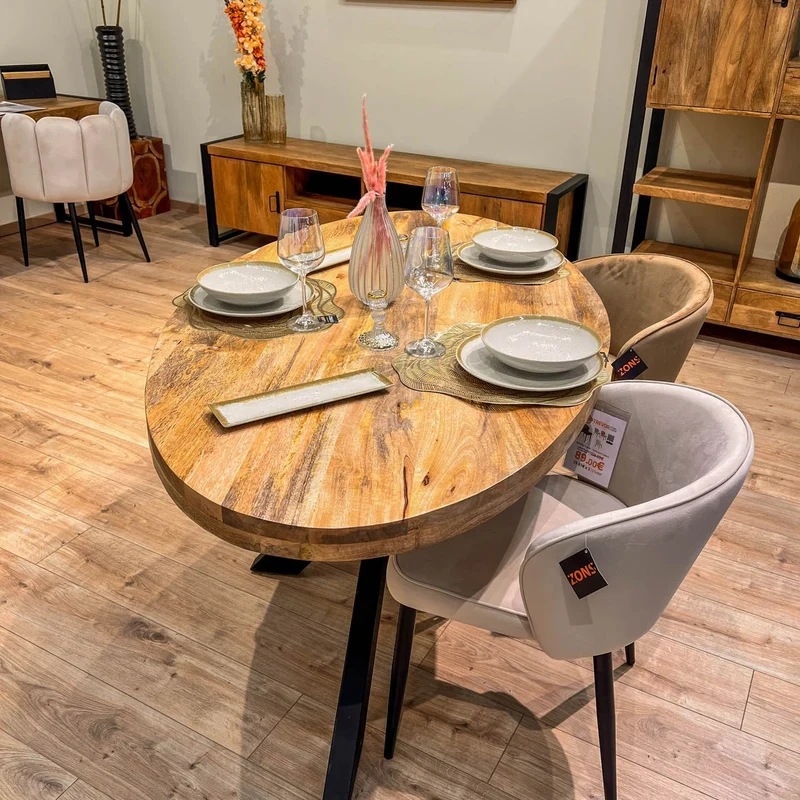 Table à manger ovale en bois massif avec pied noir - FLAVIA