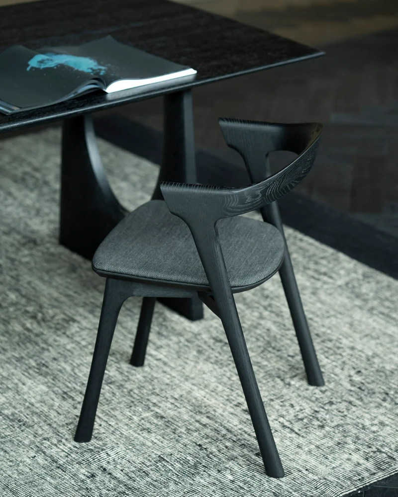Chaise BOK en chêne noir
