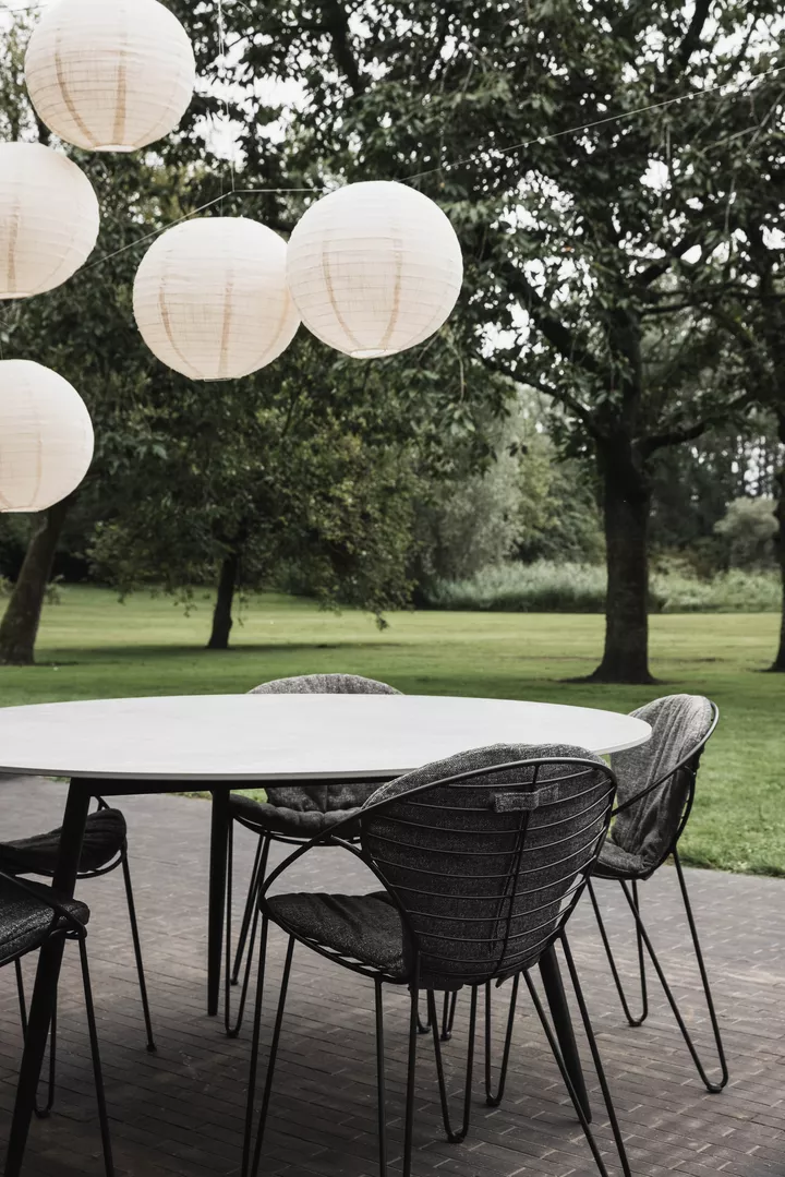 Table en céramique - Joli - Marguerite Round