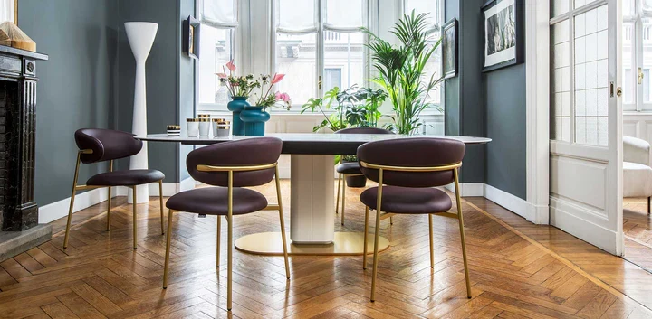 Chaise Oleandro | Chaise design en bois avec accoudoirs, tissu ou cuir