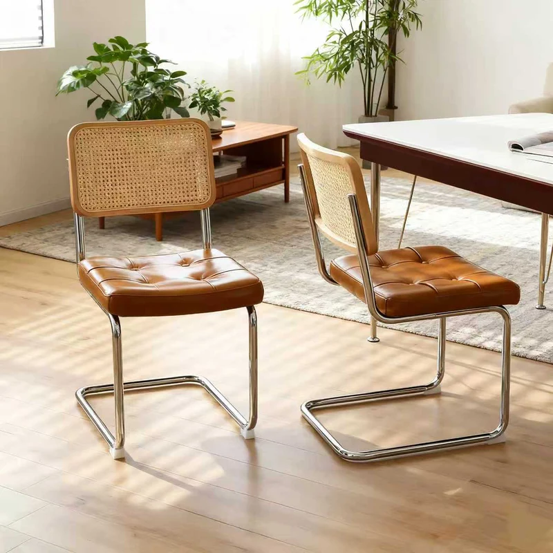 Lot de 2 chaises de salle à manger Breuer en PU caramel et dossier en rotin, pieds chromés FLAREKORR