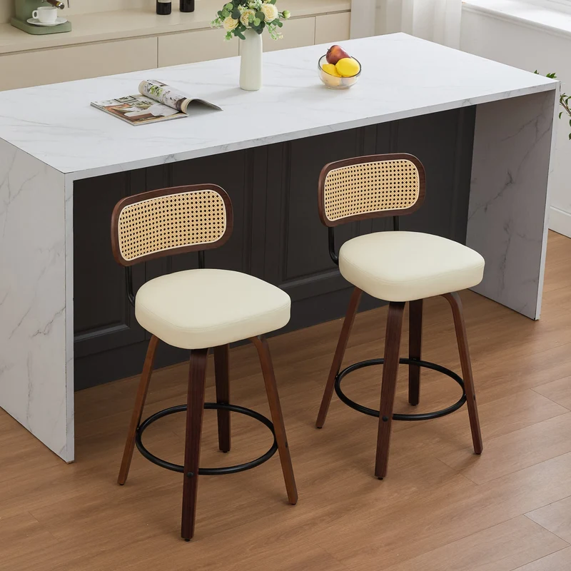 Lot de 2 tabourets PU beige et noyer, dossier en cannage rotin, pivotants, hauteur comptoir 26" PINNACLEIS
