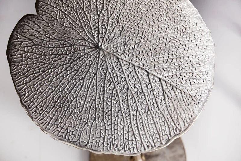 Table d'appoint artisanale ABSTRACT LEAF 40cm argent