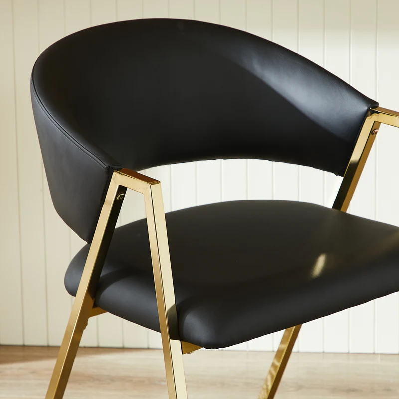 Lot de 2 chaises de salle à manger en similicuir noir, cadre métal doré CLASSICCEILINGHOME