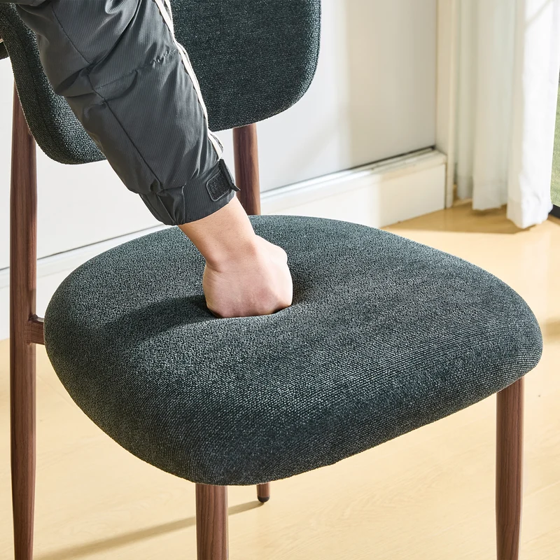 Lot de 2 chaises de salle à manger noires en lin, courbé, pieds effet noyer CLASSICBARHOME