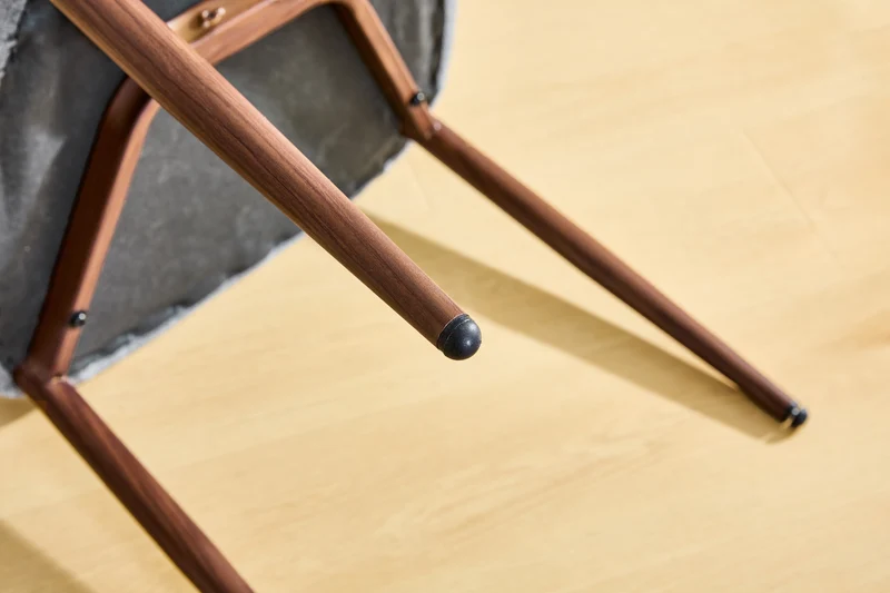Lot de 2 chaises de salle à manger noires en lin, courbé, pieds effet noyer CLASSICBARHOME