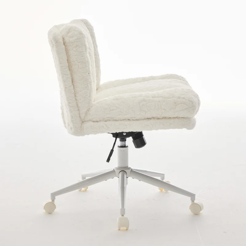 Chaise de bureau large fausse fourrure crème, pivotante et réglable, style cosy AURORAEX