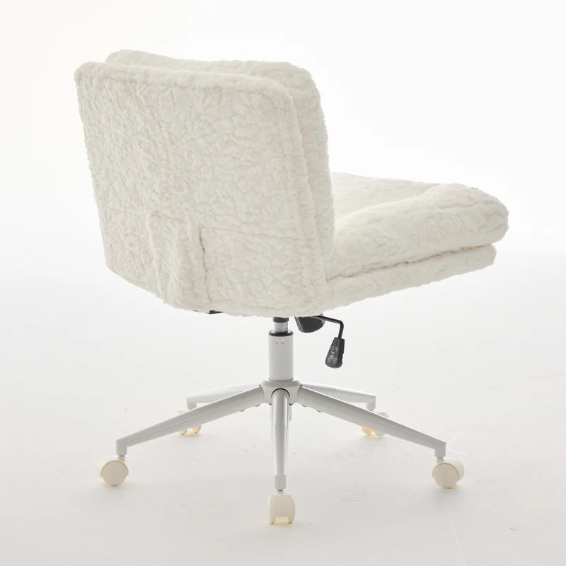 Chaise de bureau large fausse fourrure crème, pivotante et réglable, style cosy AURORAEX