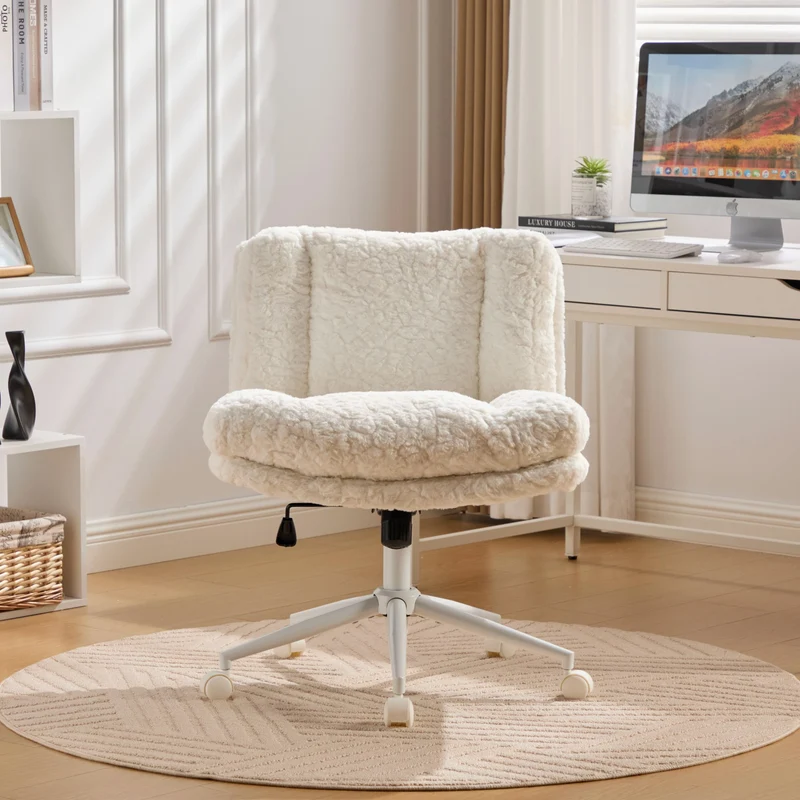 Chaise de bureau large fausse fourrure crème, pivotante et réglable, style cosy AURORAEX