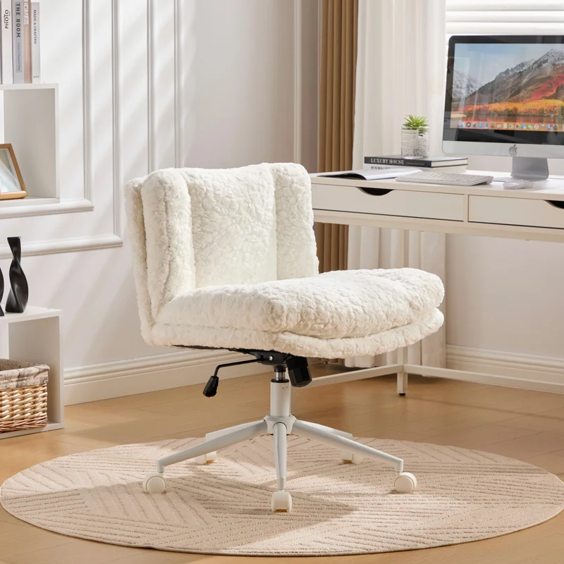 Chaise de bureau large fausse fourrure crème, pivotante et réglable, style cosy AURORAEX