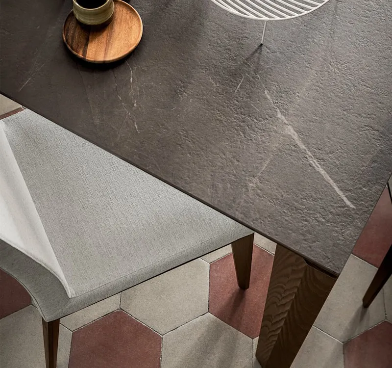 Table Alpha extensible | Table design en céramique avec ouverture guidée