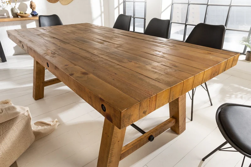 Table à manger solide FINCA 165 cm vintage marron en pin recyclé design industriel