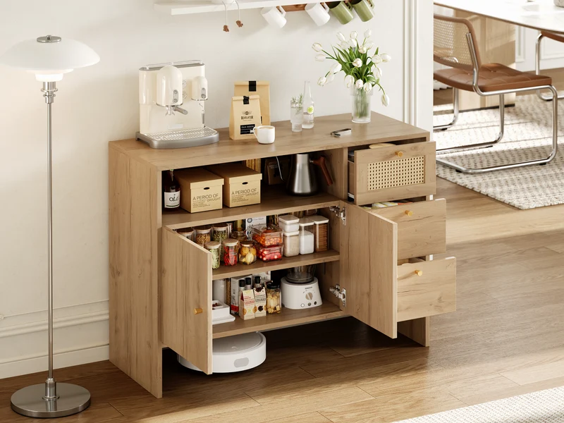 Buffet effet bois naturel avec rotin, portes, tiroirs et poignées dorées 105x40x76cm ALUMINUMPANEL